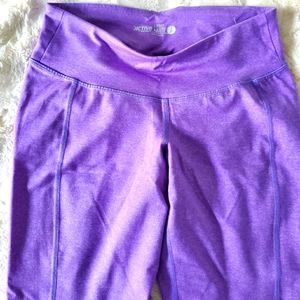 Old Navy Active Fitted Crop Workout Pant.